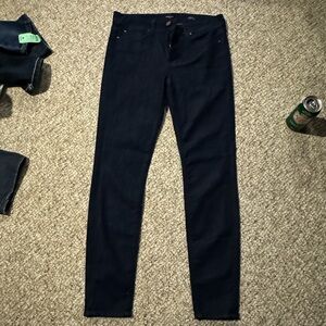 NWT - perfect condition. Beautiful jeans